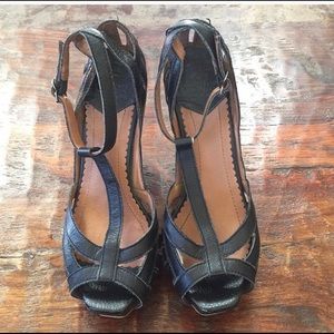 Lucky Brand wedged sands, size 9. True to size